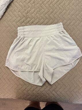 Women's High-Waist Lululemon Athletic Shorts - Light Beige